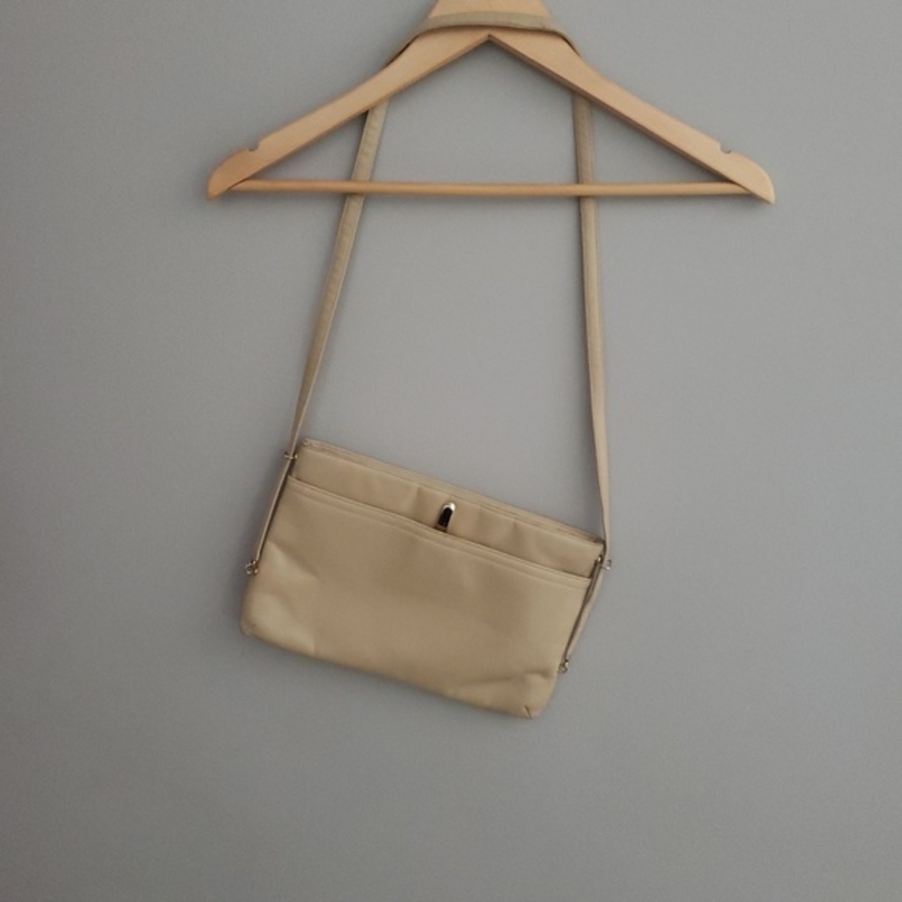 SusanGail Vintage Beige Leather Crossbody Bag Gold‎ Turn Lock Clutch